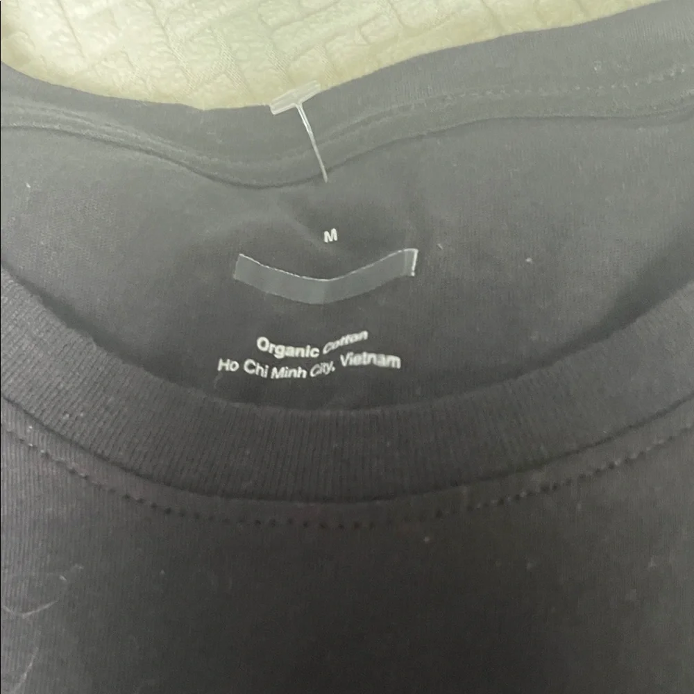 2 Everlane Slim Fit Crewneck White and Black Short Sleeve Tees, new - Picture 6 of 7